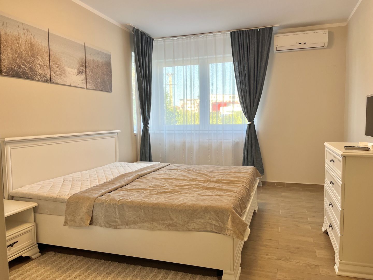 Apartament cu 3 camere,  spațios si primitor, in Soarelui- Sud Plaza - Poză 12