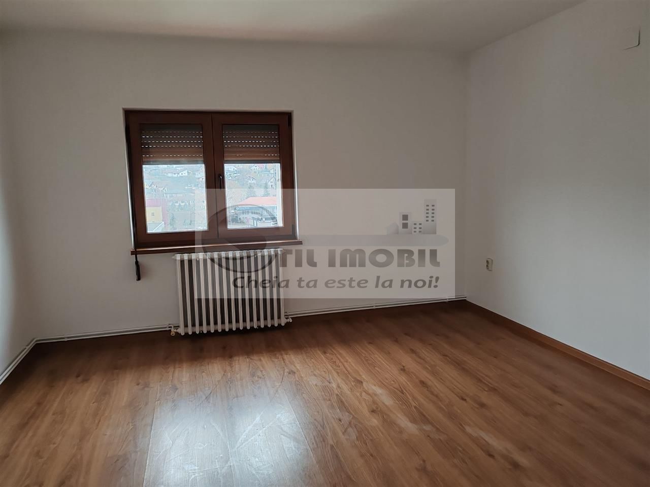 INTABULAT! Ap 3 camere  dec. etaj 1 cu intrare separata Zona Bucium - Poză 8