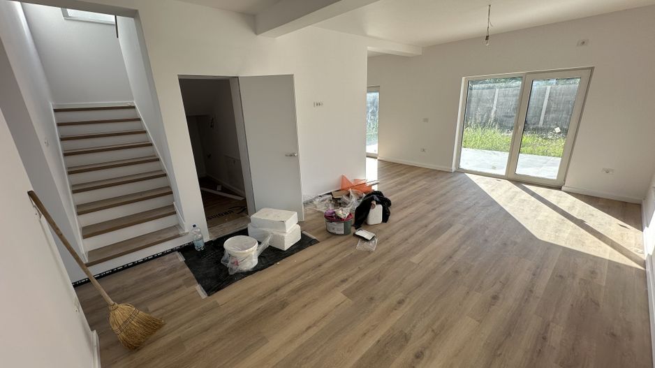 Duplex despartit prin spatiu tehnic - Poză 5