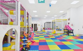 Spațiu pentru loc de joacă copii în Arad - Poză 12