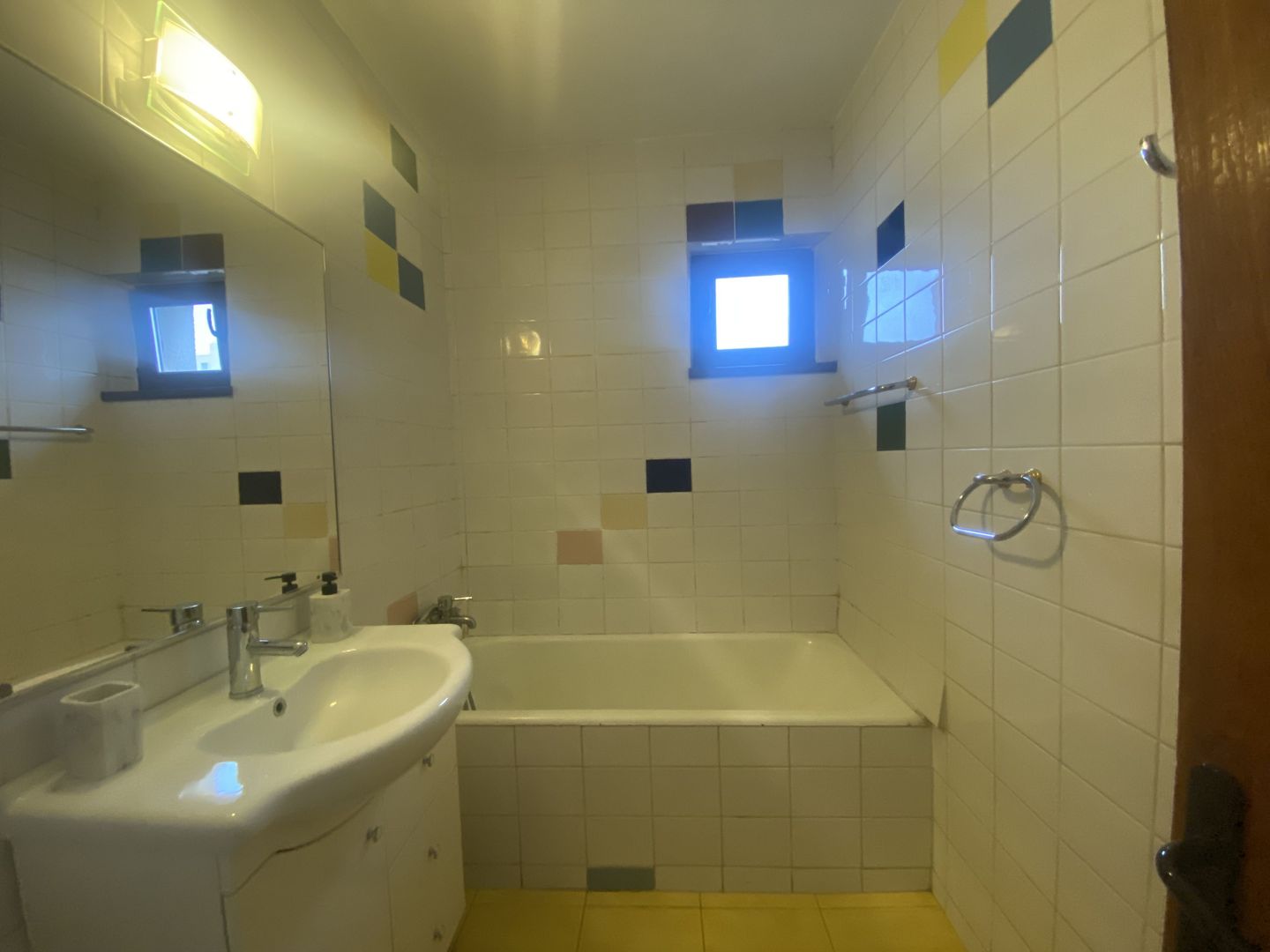 Apartament superb de vanzare, patru camere, zona Vatra Luminoasa, 350.000€ - Poză 18