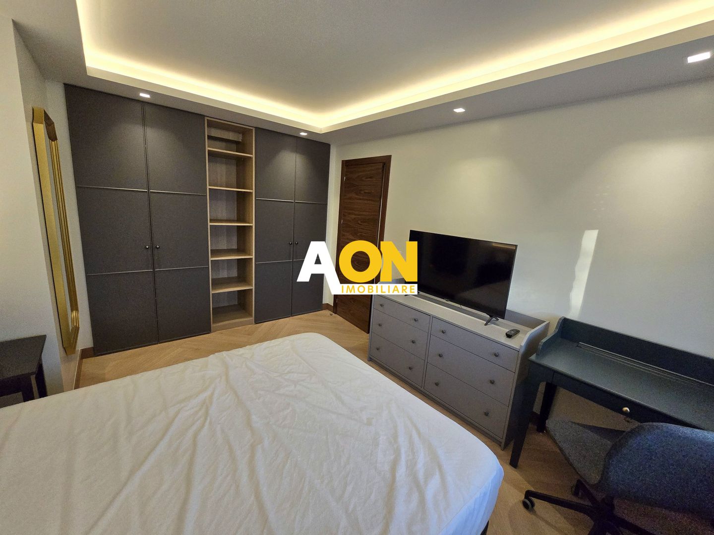 Apartament cu 2 Camere, Bloc Nou, Etaj 1, Zona Centru - Poză 5