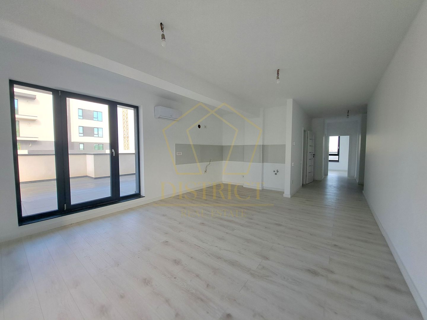 COM 0% Apartament cu 2 camere si terasa de 91 mp | Torontalului - Poză 2
