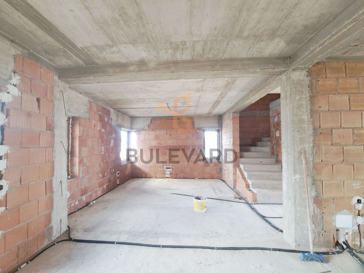 Casa tip duplex in zona Vivo Mall,  str Razoare Floresti - Poză 9