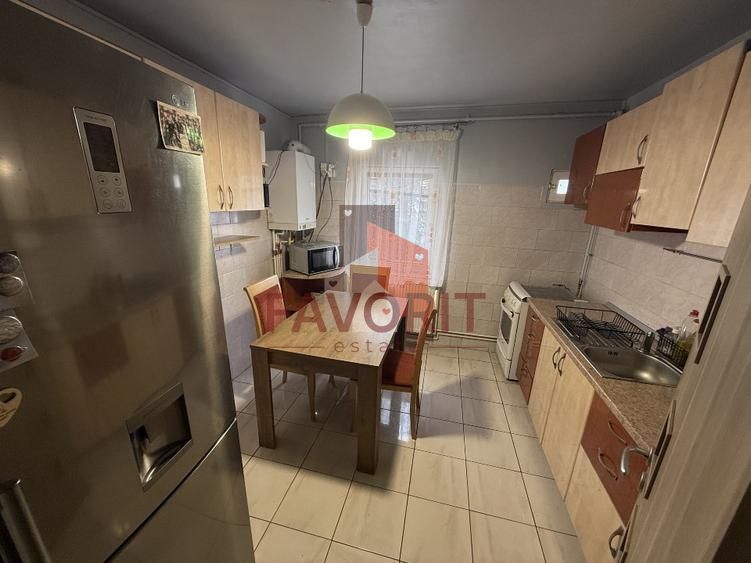 Aradului 3 camere decomandat, 2 bai, etaj 1 - Poză 5