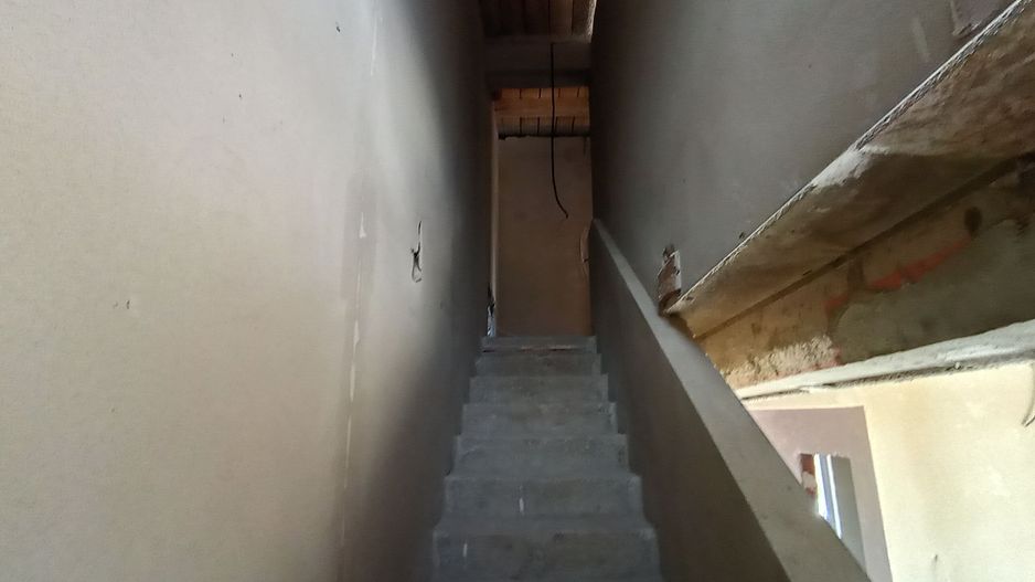 Sanandrei Duplex cu 4 Camere, Drum Asfaltat, Toate Utilitatiile - Poză 9
