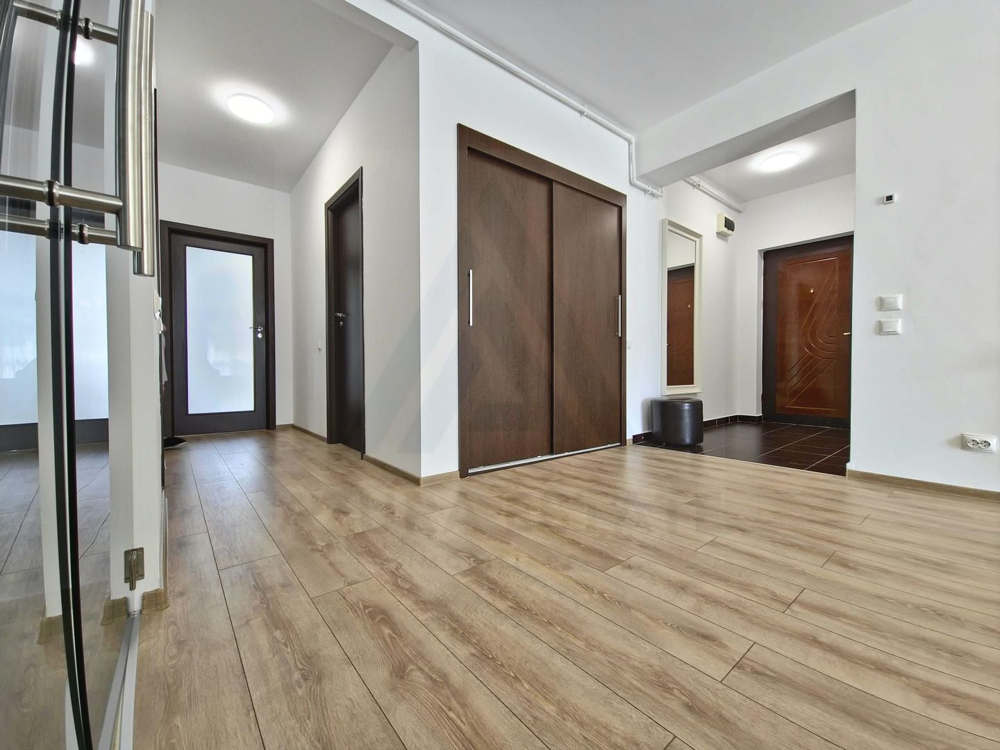 Apartament premium 3 camere 93 mp utili 3 terase etaj 2 zona Hipodrom - Poză 12