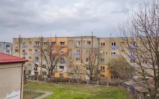 Mic la întreținere, bun la randament: apartament în Orșova - Poză 35