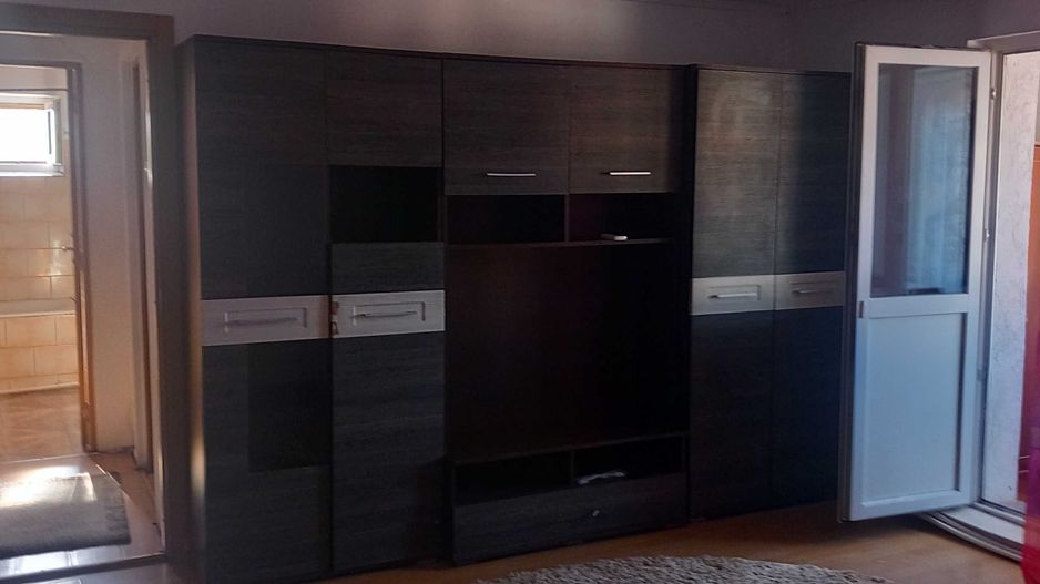 Inchiriez apartament - Poză 1