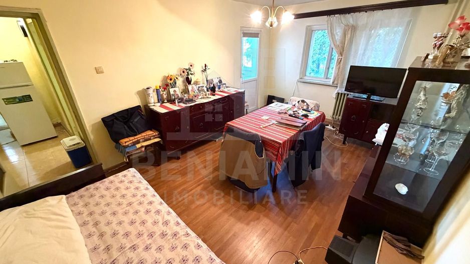 Apartament 2 camere decomandat etaj 1 Sarari Spital Filantropia 55mp - Poză 1