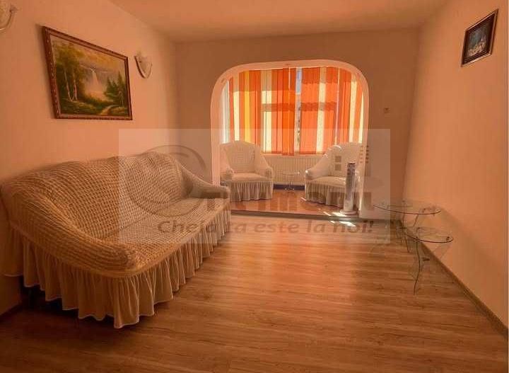 Apartament 3 camere decomandat – Podu Roș- 490 Euro - Poză 1