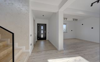 CASA TIPLA, Racordata la toate Utilitățile ! Domnești ! - Poză 5