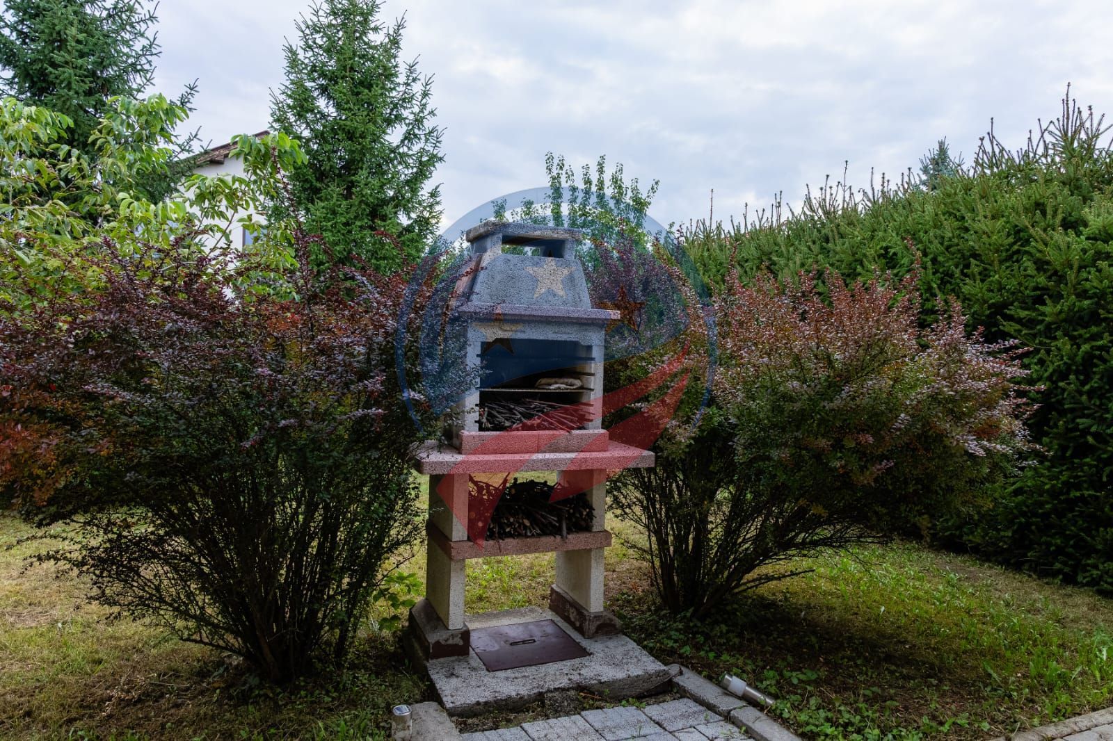 Vila superba cu cinci camere zona centrala - Poză 7