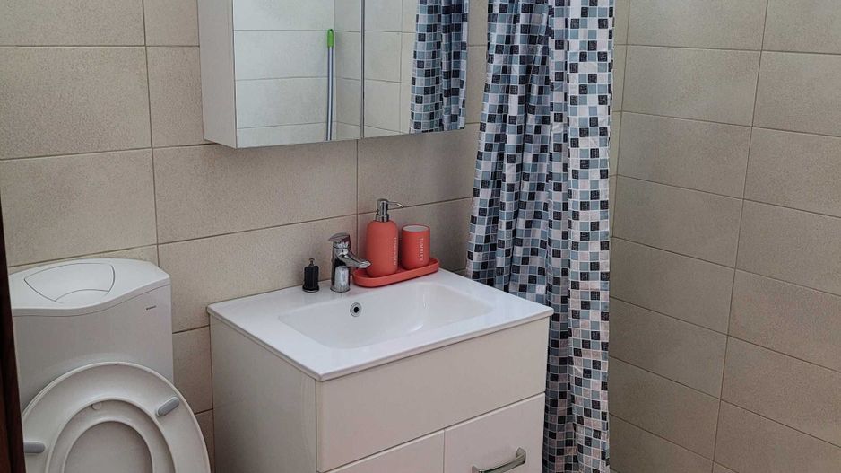 Apartament 2 camere in zona Dristor 9 minute de metrou renovat - Poză 8