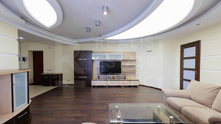 Vânzare, 3 dormitoare + living, str. Vasile Alexandri, Centru - Poză 7