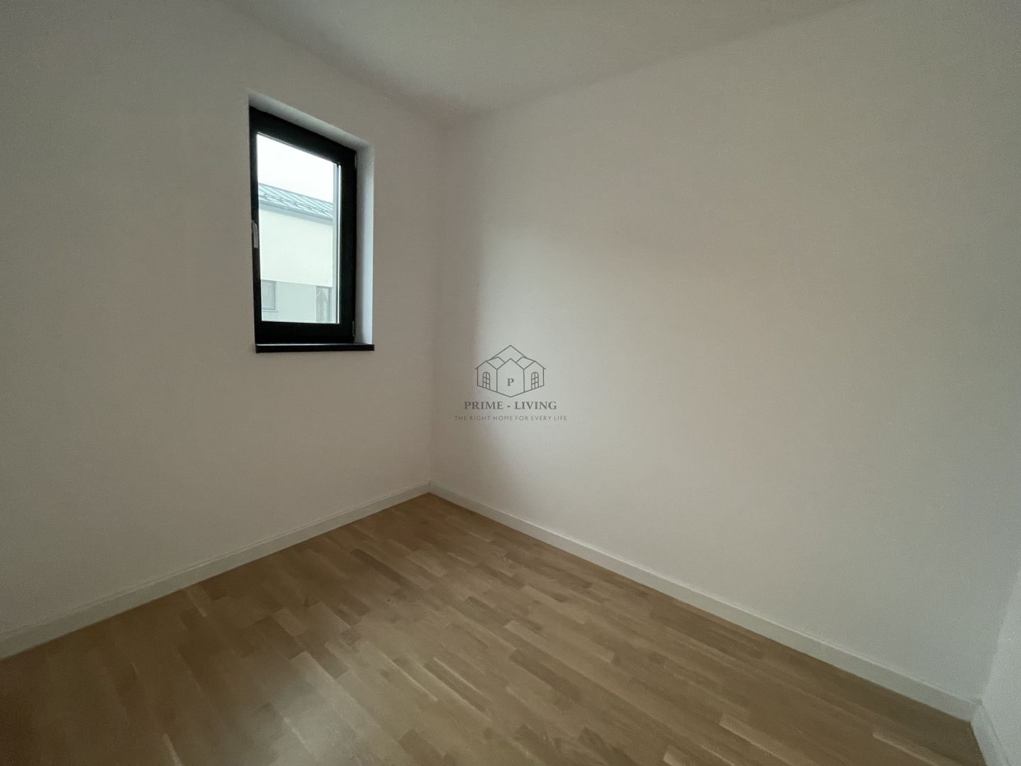 CASA NOU CONSTRUITA IN COMPLEX REZIDENTIAL LA VANZARE IN PIPERA - Poză 14