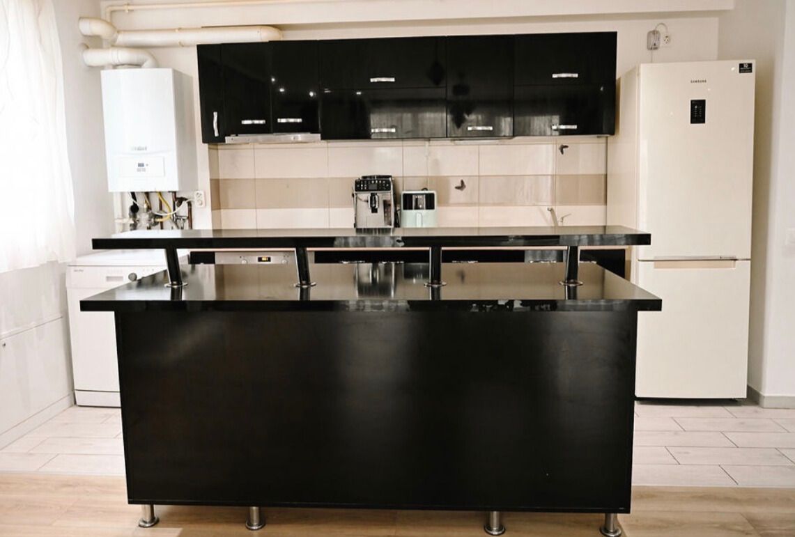 Apartament 3 camere elegant spațios și luminos în cartierul Urban Coresi - Poză 8