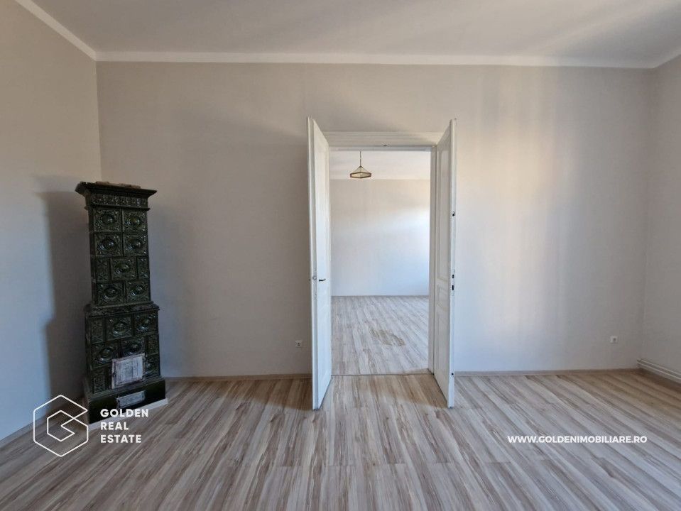 Apartament 3 camere renovat, ultracentral, etaj 3, cladirea Catedralei Catolice - Poză 3
