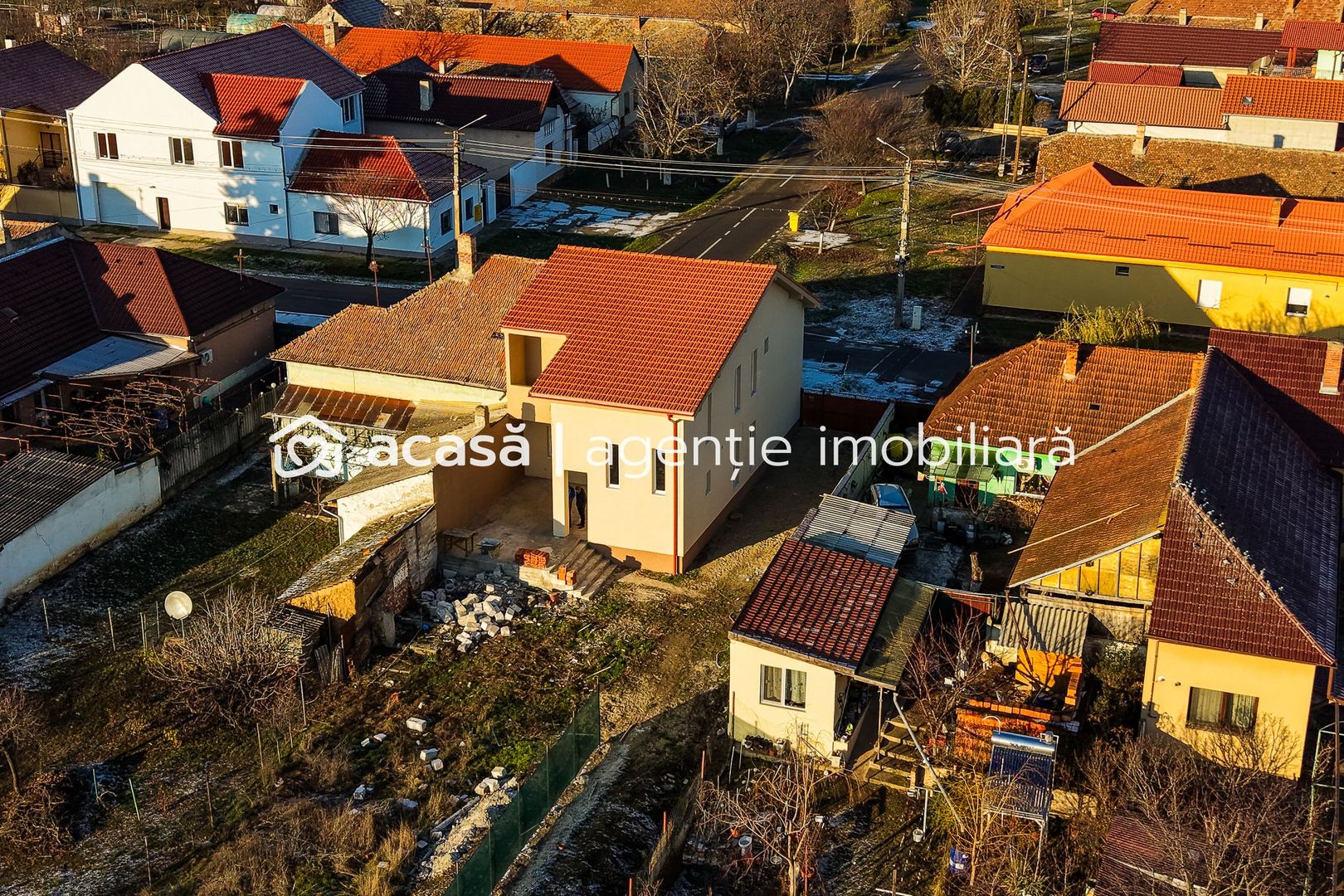 Casă nouă cu etaj semifinalizată în Aradul Nou - Poză 2