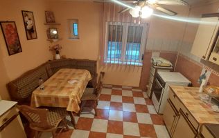 Apartament 3 camere /PARTER/Focsani/72 mp/SCOALA 10