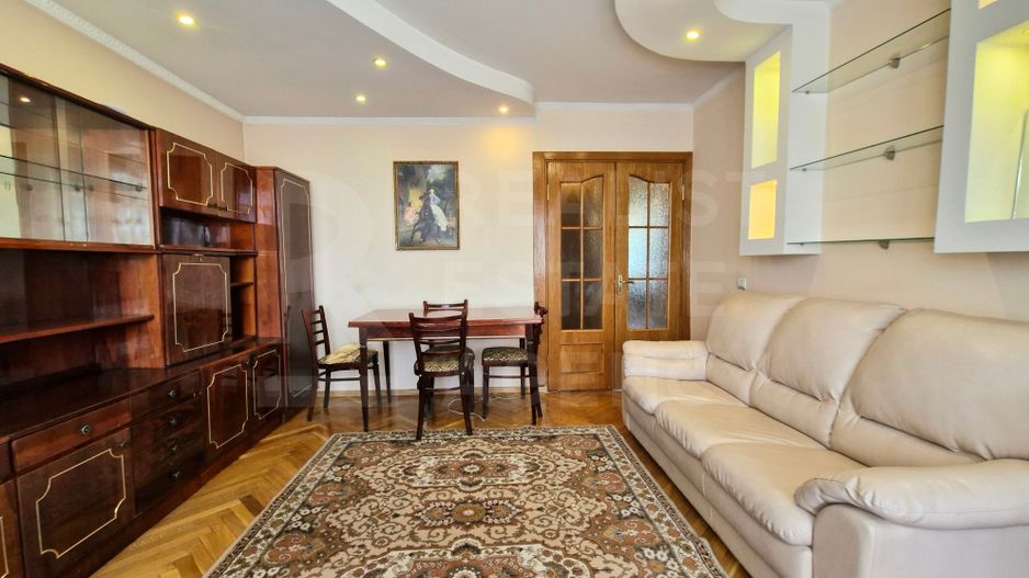Chirie, apartament, 3 camere, Strada Calea Ieşilor, Sculeni - Poză 1