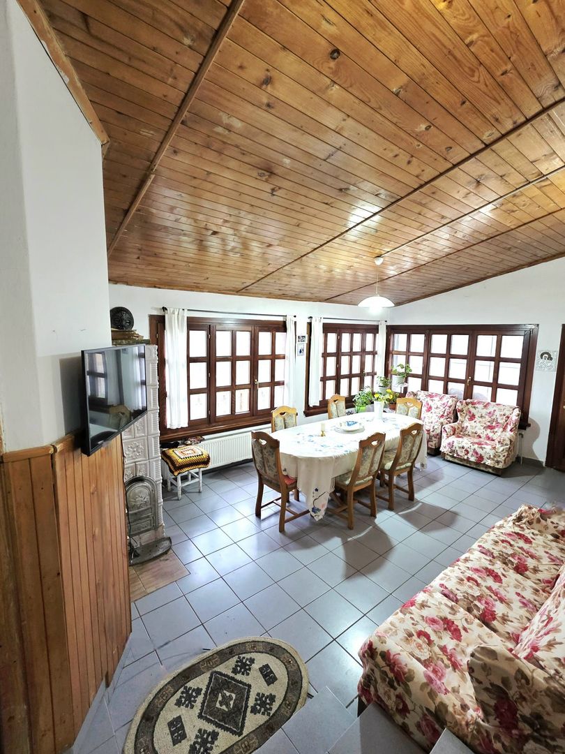 DE VANZARE CASA 5CAMERE ZONA CENTRALA TALMACIU - Poză 9