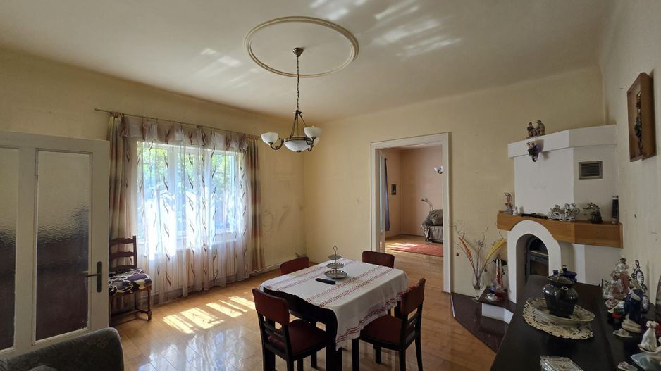 Casă cu grădină in zonă centrală - Poză 10