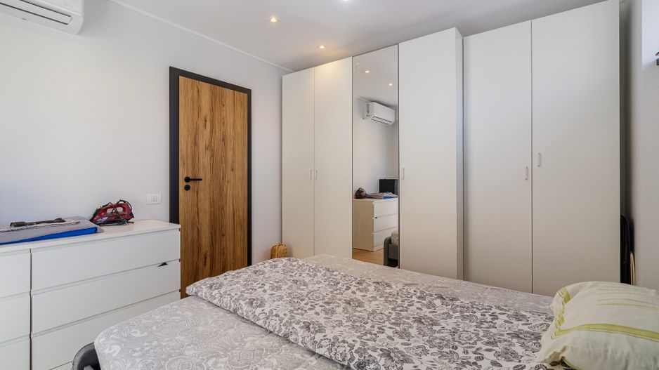 Casa noua aproape de Bd Unirii - Poză 16