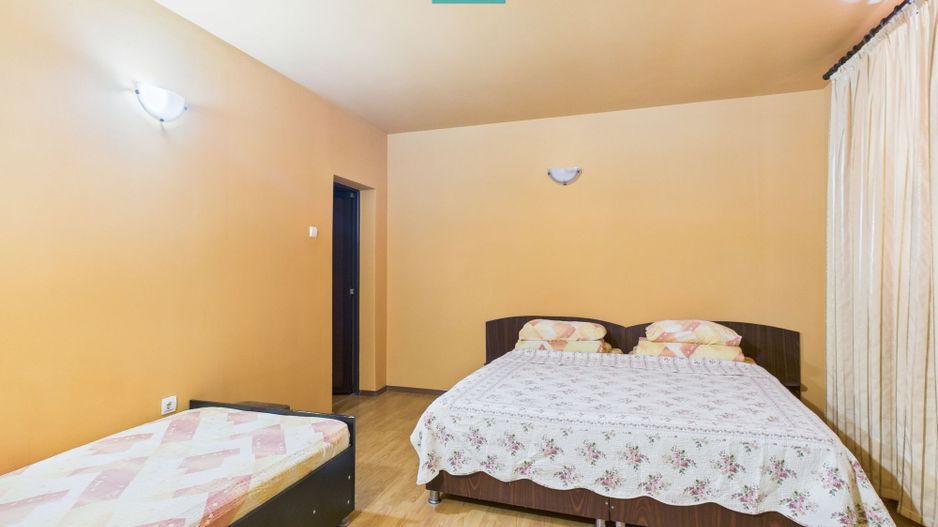 Casă și clădire de apartamente la Orțișoara - Poză 7