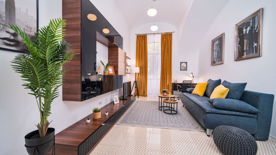 Apartament renovat in cladire istoric zona Unirii - Poză 1