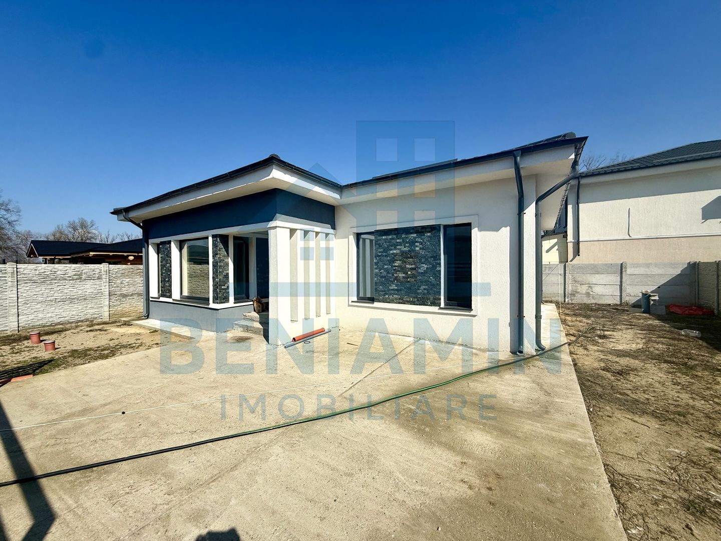 Casa parter - 331mp teren - 121mp casa -posibilitate predare - Leamna - Poză 1