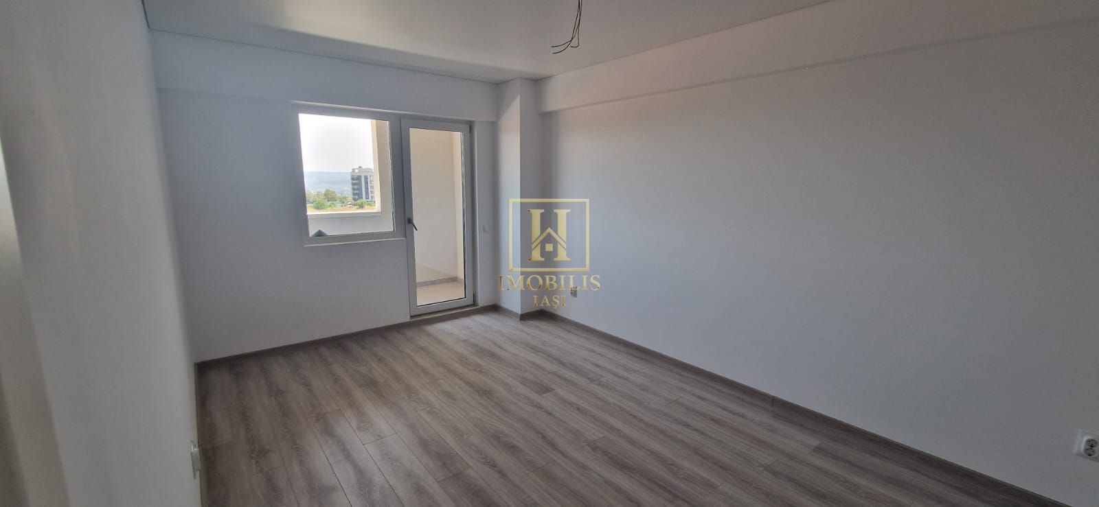 Apartament NOU 3 camere 89 mp Copou 145000 euro - Poză 2