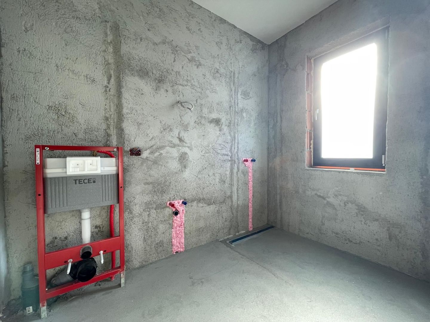 Duplex despartit prin camera tehnica - 5 camere - Mosnita - Poză 14