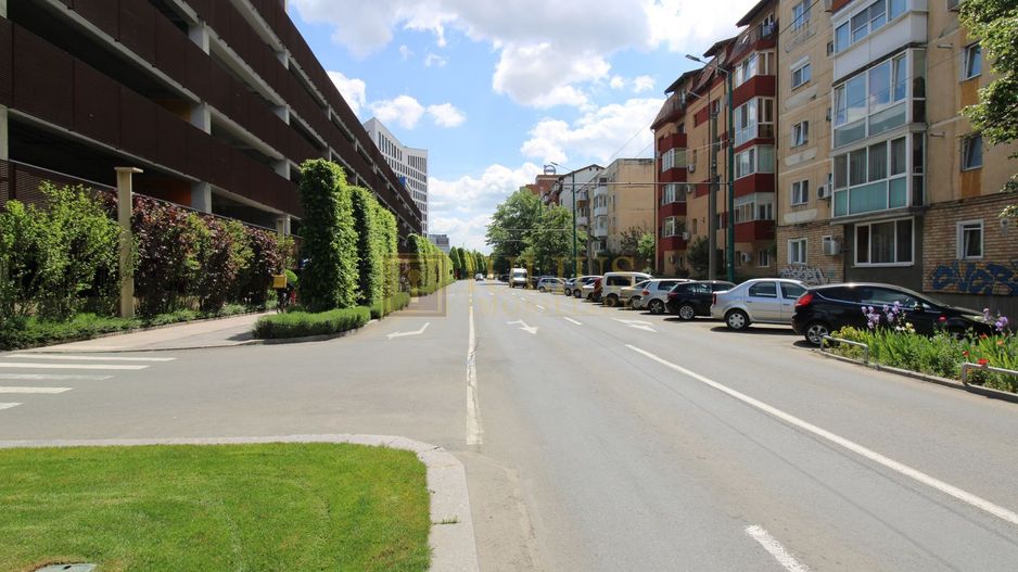 Iulius MAll; centrala proprie, balcon. - Poză 1