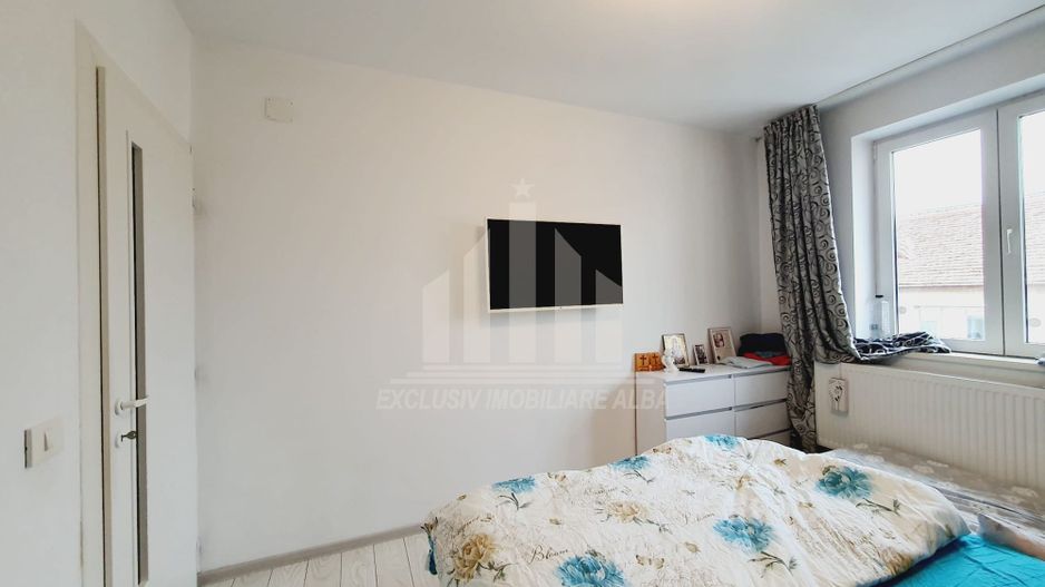 Apartament cu 4 camere de vanzare, Cetate - Poză 5