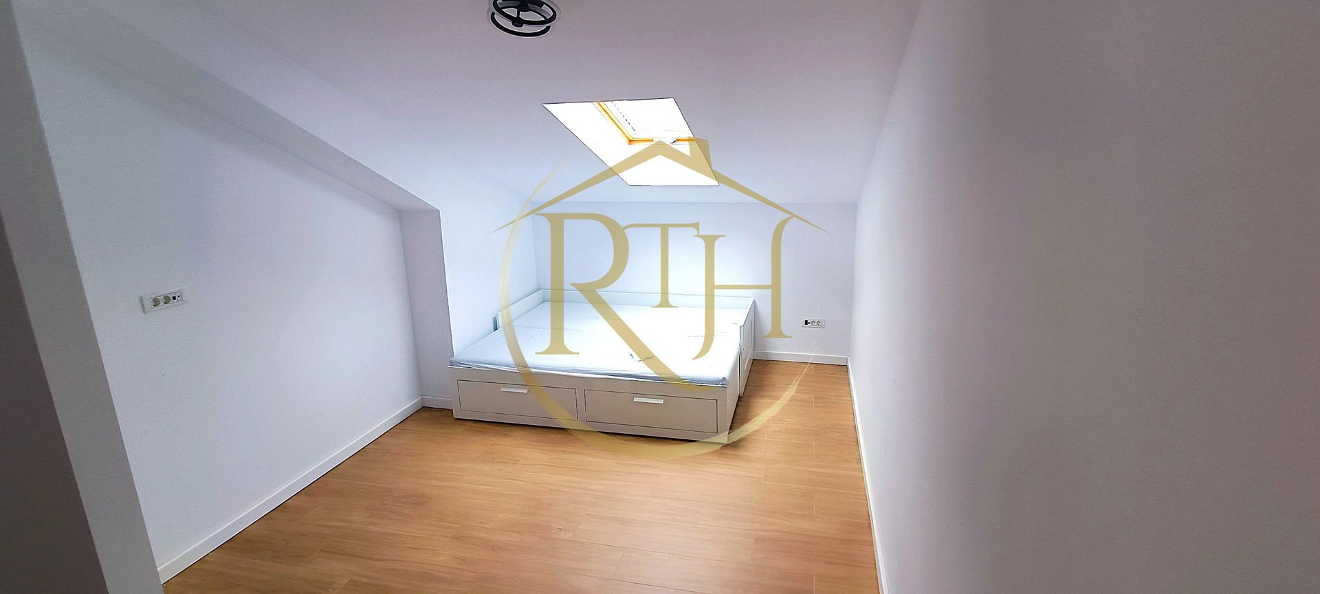 Apartament spațios de închiriat ideal pentru locuință sau activități comerciale - Poză 8