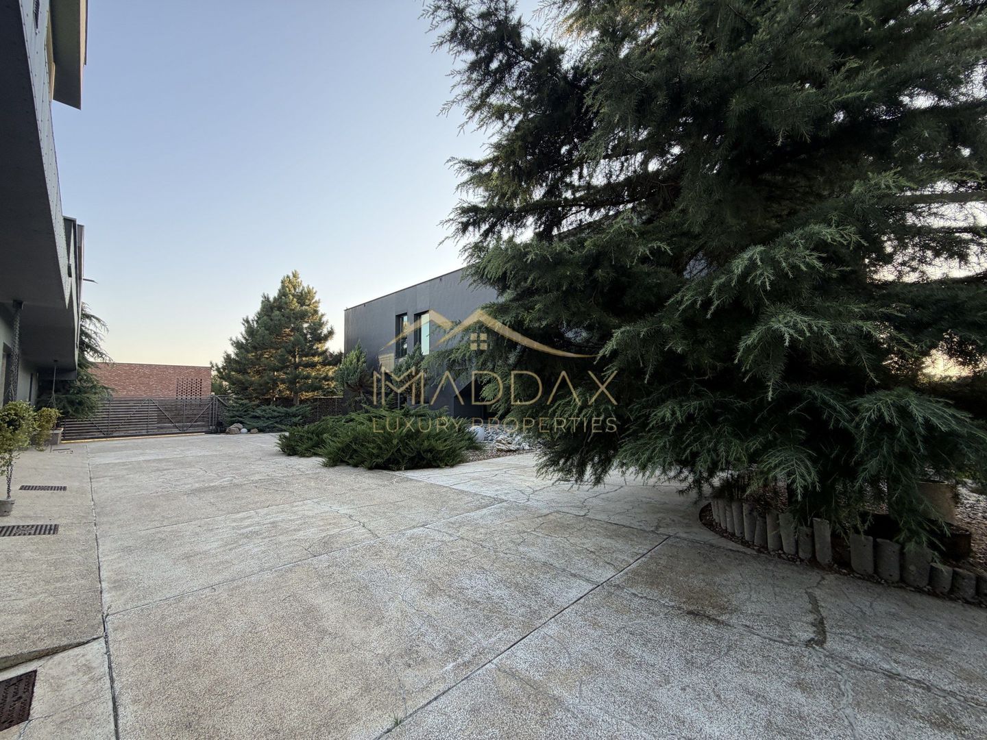 Vila Exclusivista *2223mp teren* / Piscina proprie / 5 garaje / Otopeni - Poză 10