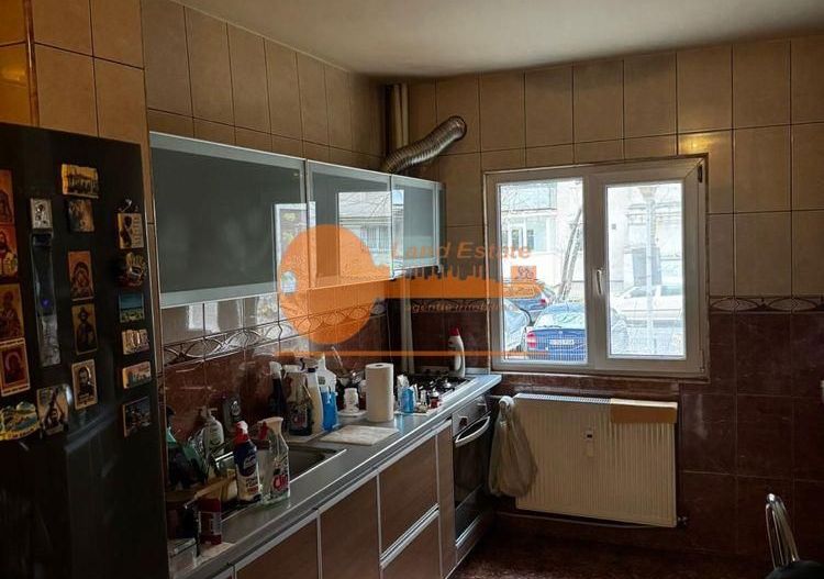 Apartament cu 3 camere Drumul Taberei (Bloc din 1980) - Poză 6