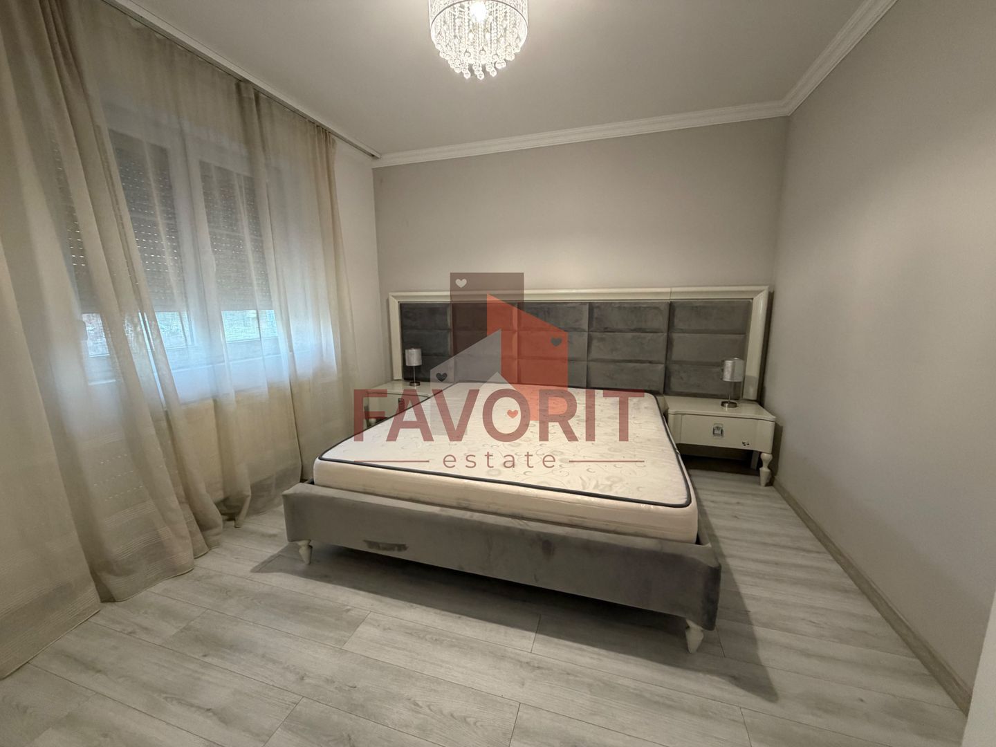 Mobilat si utilat. Disponibil imediat. Loc de parcare - Poză 6