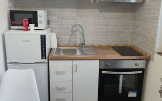 Garsoniera renovata, etaj intermediar,  Sibiu - Poză 10