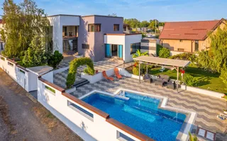 Vilă 342 mp cu piscină și 800 mp teren / 4 dormitoare / Pleașa - Poză 16