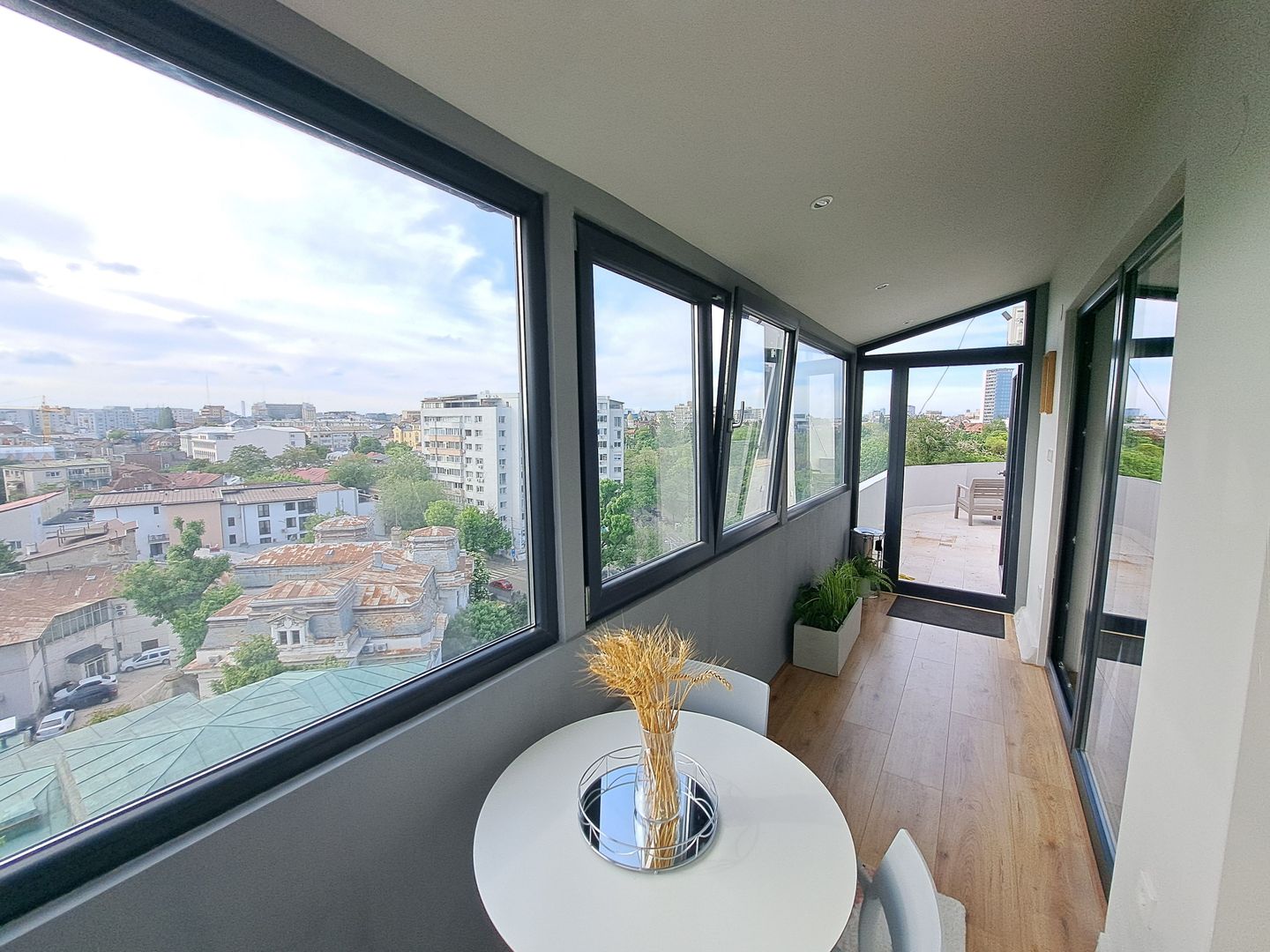 Apartament cu 2 camere + terasa priveliste minunata - parc Cismigiu - Poză 3