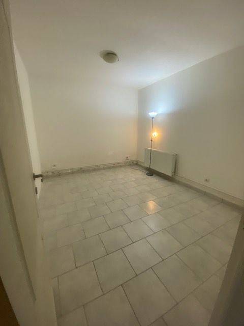 SPATIU COMERCIAL CU MULTIPLE DESTINATII CENTRAL - Poză 32