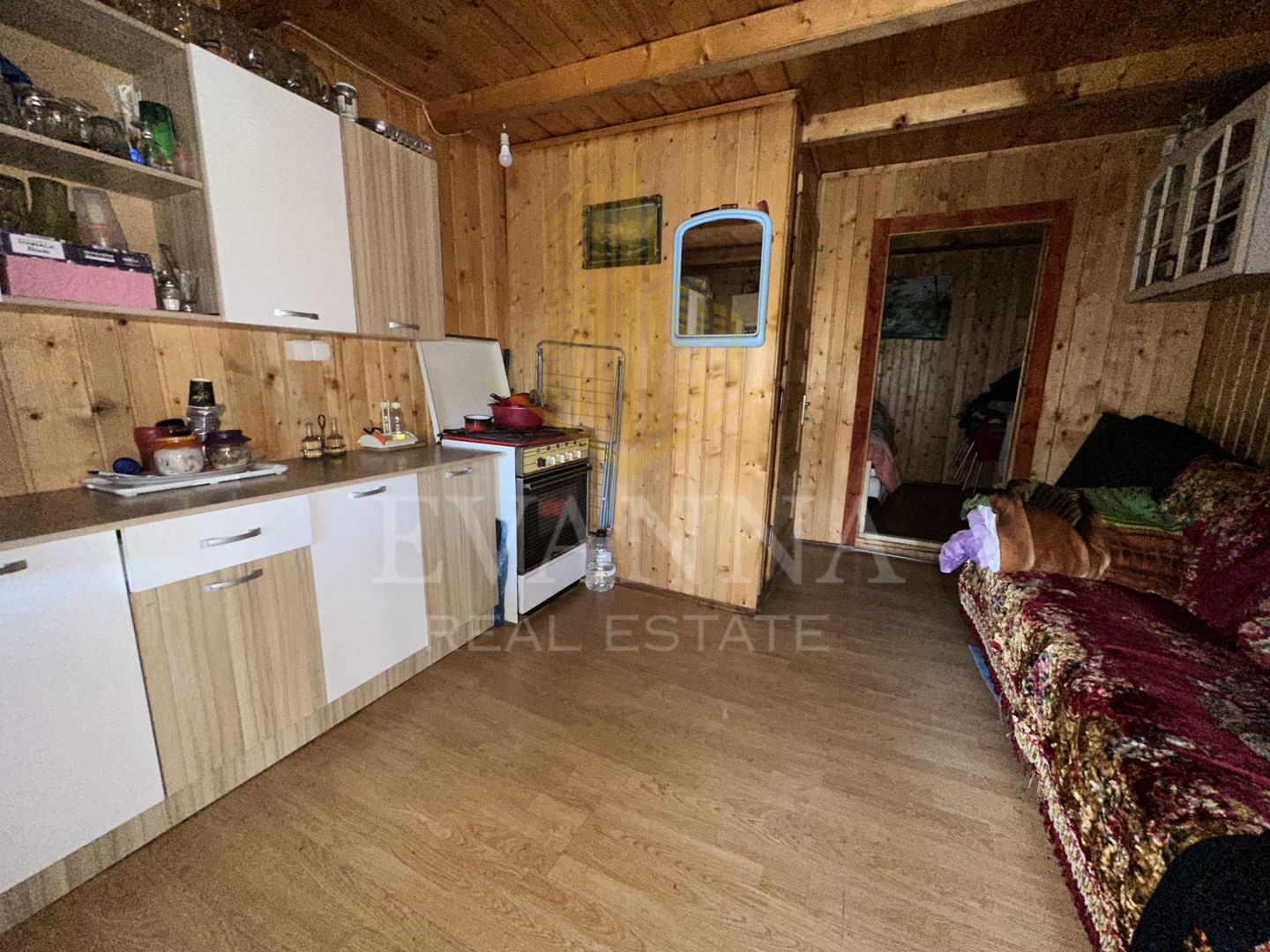 Cabana de vanzare - Lacul Mujdeni - Poză 11