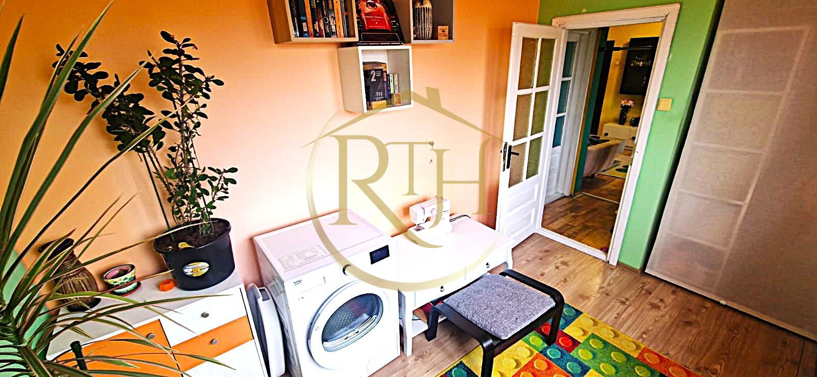 Vand apartament cu 4 camere in zona spitalul judetean,comision ,,0'' - Poză 10