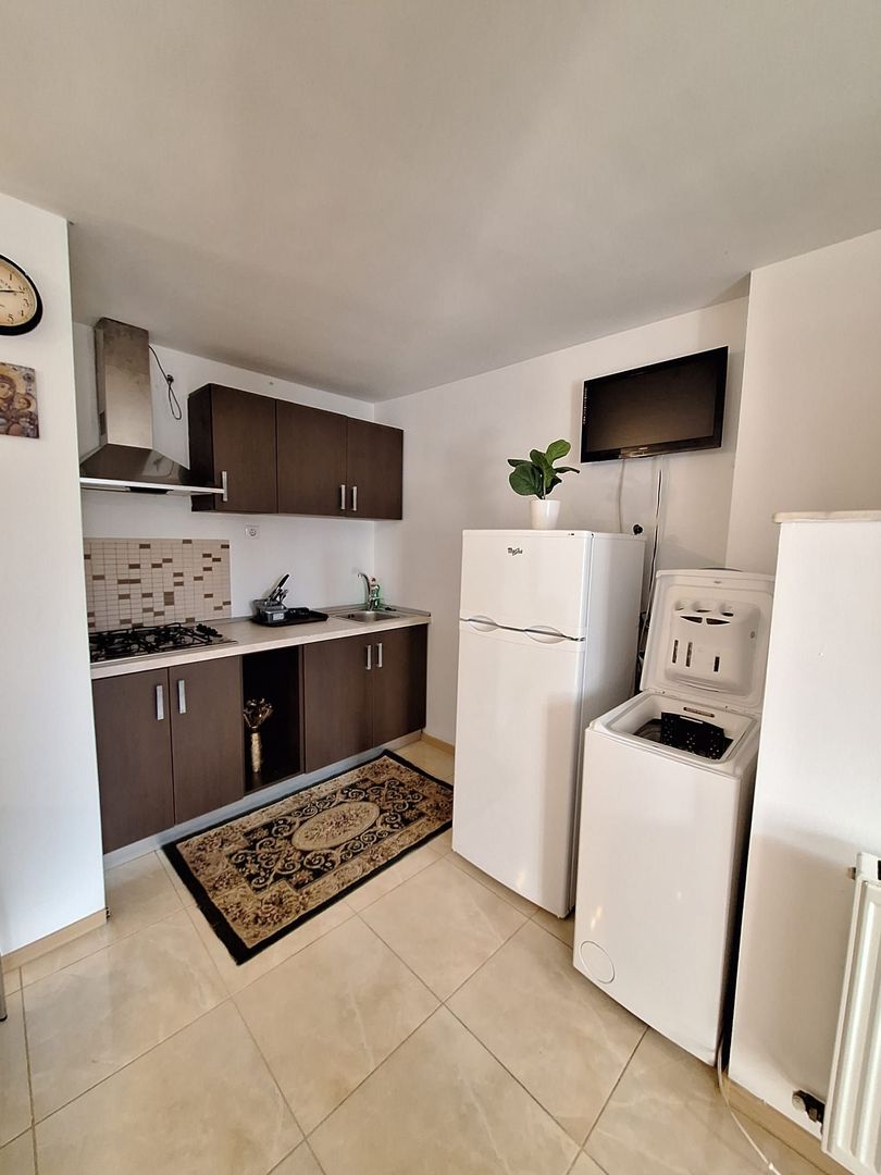 Inchiriere apartament la casa, Centru Bascov - Poză 14