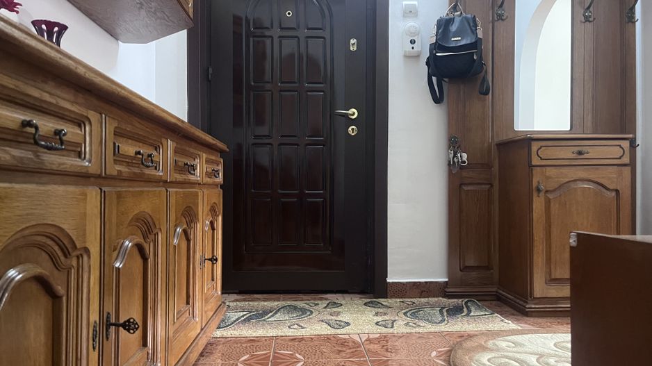 Parter!Vânzare apartament cu 3 camere - Târgoviște! - Poză 9