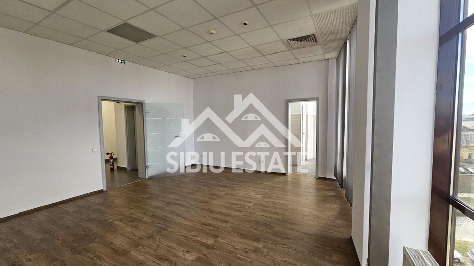 Spatiu de birouri de inchriat locatie centrala si vizibilitate buna - Poză 12