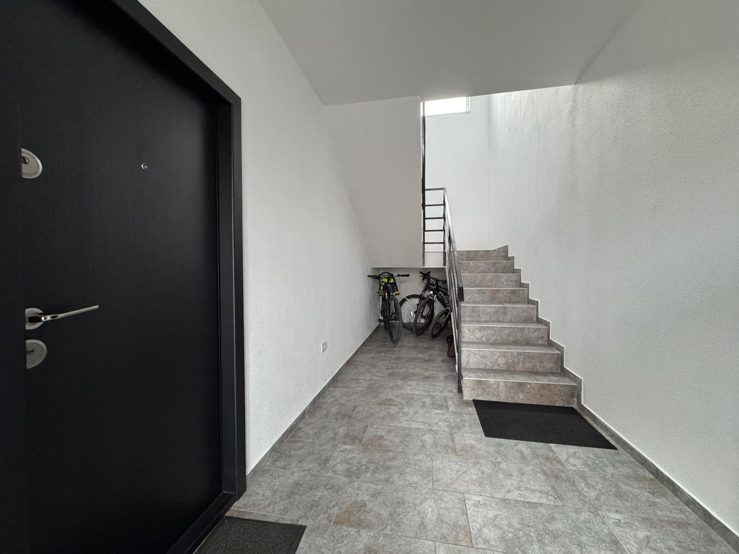 Apartament exclusivist cu grădină — confortul unei case - Mosnița Nouǎ - Poză 29