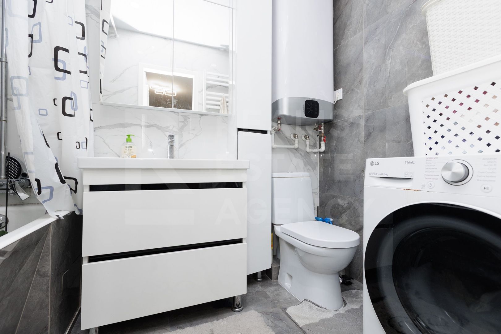 Apartament cu 4 camere spre vânzare, strada Romană, Centru - Poză 6